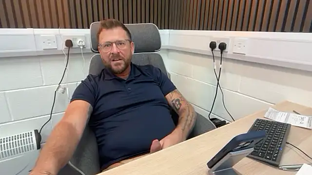 Snapshot of bilf1978 chatting on 03.04.26 bilf1978 online show from 03.04.26