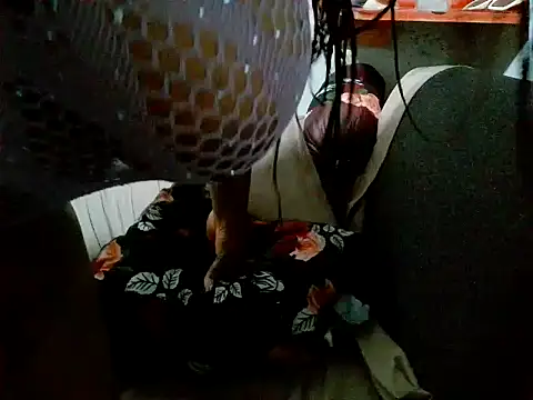 Snapshot of bustydivaxx21 chatting on 09.26.25 bustydivaxx21 online show from 09.26.25