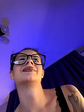 Snapshot of bigJuicyPussy chatting on 11.14.25 bigJuicyPussy online show from 11.14.25