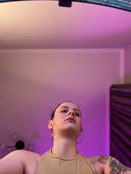 Snapshot of bigJuicyPussy chatting on 02.22.26 bigJuicyPussy online show from 02.22.26