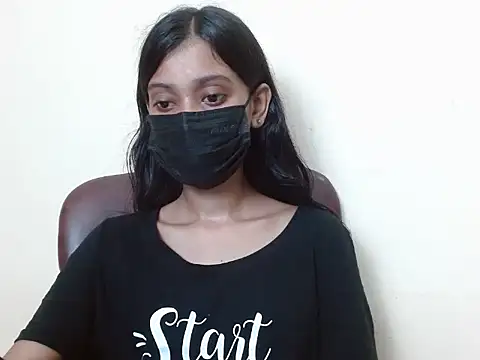 Snapshot of smallcuute chatting on 09.08.25 smallcuute online show from 09.08.25