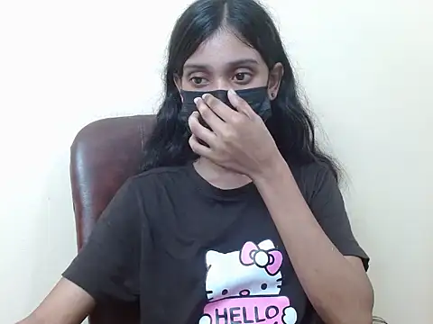 Snapshot of smallcuute chatting on 09.23.25 smallcuute online show from 09.23.25