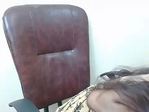 Snapshot of smallcuute chatting on 10.06.25 smallcuute online show from 10.06.25