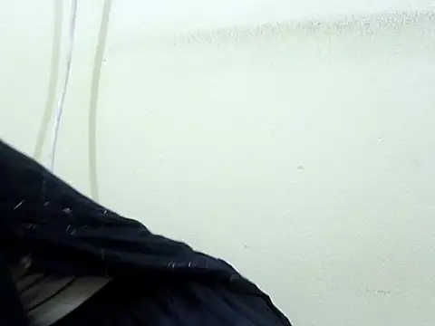 Snapshot of smallcuute chatting on 12.03.25 smallcuute online show from 12.03.25