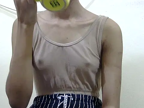 Snapshot of smallcuute chatting on 12.15.25 smallcuute online show from 12.15.25