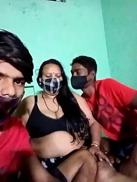 LoveOnStream online show from 10.16.25