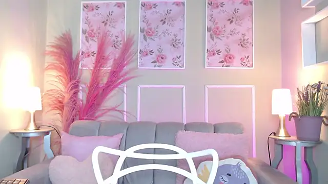 CurlyDani online show from 10.27.25