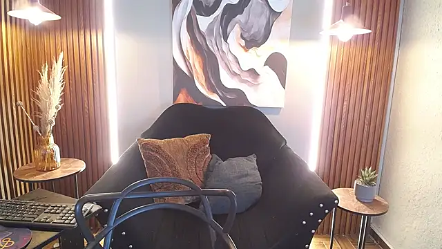 CurlyDani online show from 04.07.26