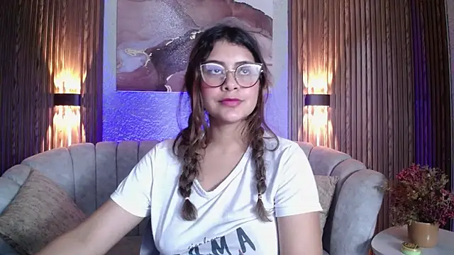 CurlyDani online show from 04.17.26