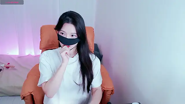 Snapshot of ai_bin chatting on 11.03.25 ai bin online show from 11.03.25