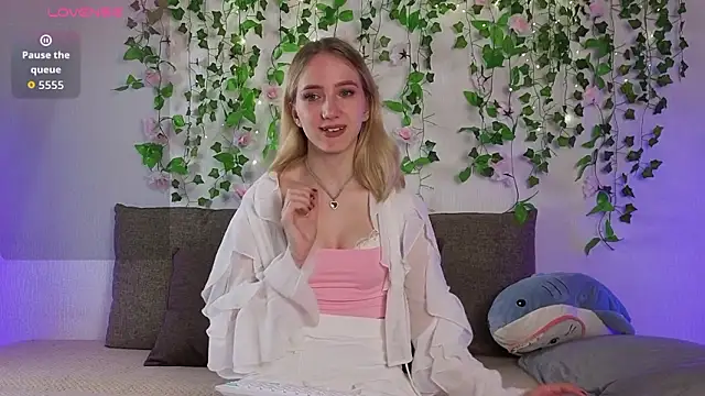 EmmaNovak online show from 03.28.26