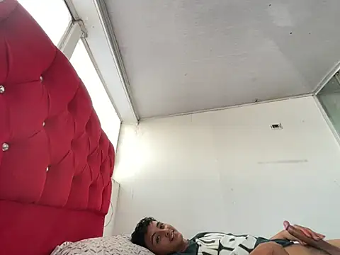 Snapshot of keith_russo chatting on 11.17.25 keith russo online show from 11.17.25