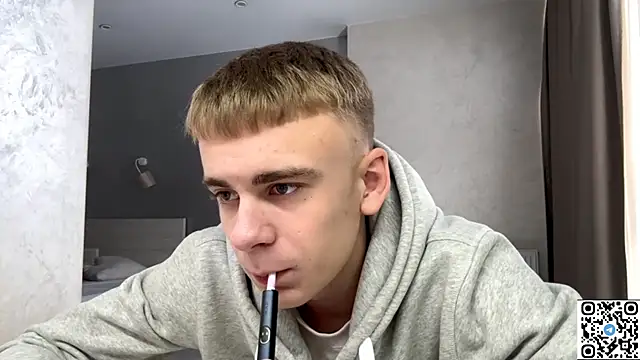 Snapshot of echowraith chatting on 11.22.25 echowraith online show from 11.22.25