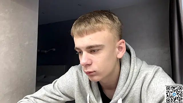 Snapshot of echowraith chatting on 11.30.25 echowraith online show from 11.30.25