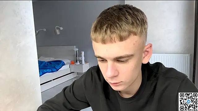 Snapshot of echowraith chatting on 12.16.25 echowraith online show from 12.16.25