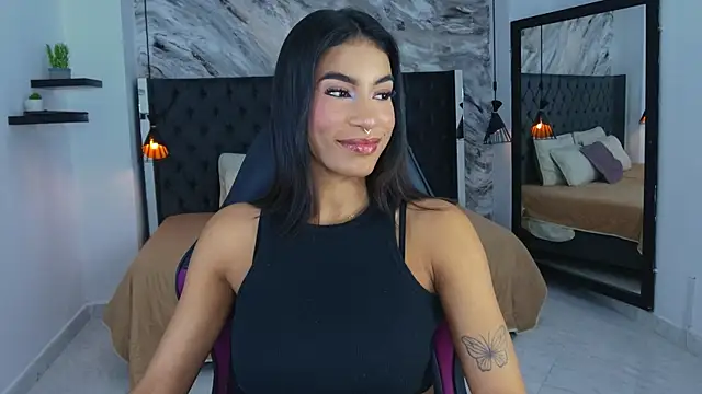 Snapshot of kitty_collins_ chatting on 05.15.26 kitty collins online show from 05.15.26