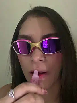 Hannacooper3 online show from 11.09.25