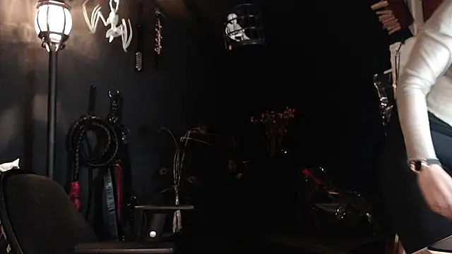 SabaTheCourtesan online show from 10.28.25