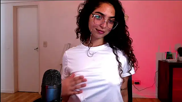 Ariagal online show from 10.15.25