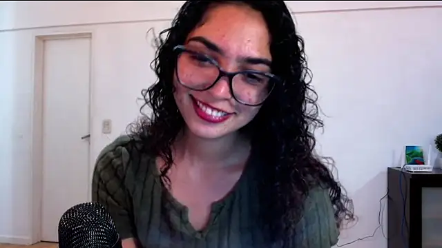 Ariagal online show from 10.18.25