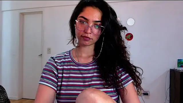 Ariagal online show from 10.22.25