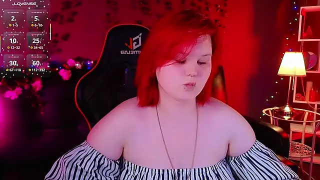 Snapshot of fillisfox_ chatting on 09.16.25 fillisfox online show from 09.16.25