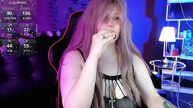 Snapshot of fillisfox_ chatting on 09.18.25 fillisfox online show from 09.18.25