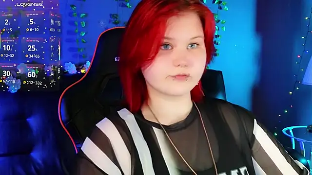 Snapshot of fillisfox_ chatting on 09.20.25 fillisfox online show from 09.20.25