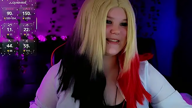 Snapshot of fillisfox_ chatting on 10.08.25 fillisfox online show from 10.08.25