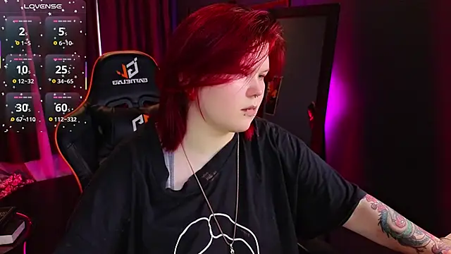 Snapshot of fillisfox_ chatting on 11.11.25 fillisfox online show from 11.11.25