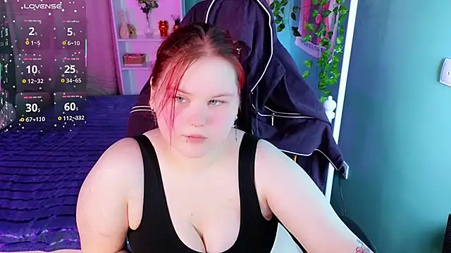 Snapshot of fillisfox_ chatting on 11.28.25 fillisfox online show from 11.28.25