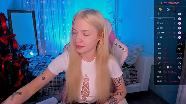 Snapshot of AnyaTaylor_ chatting on 01.08.26 AnyaTaylor online show from 01.08.26