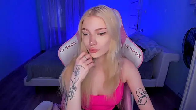 Snapshot of AnyaTaylor_ chatting on 02.22.26 AnyaTaylor online show from 02.22.26