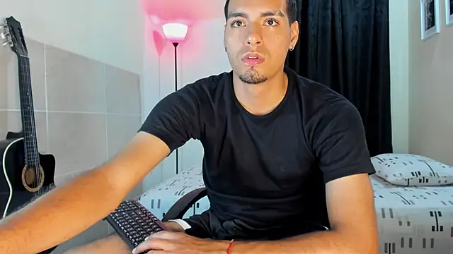 Snapshot of TeamPorn_19 chatting on 10.23.25 TeamPorn 19 online show from 10.23.25