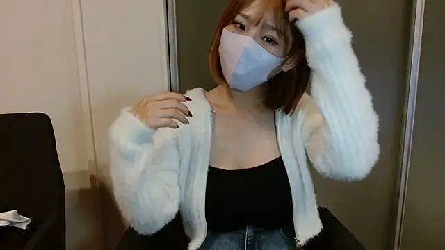 Snapshot of JURIO0715 chatting on 10.27.25 JURIO0715 online show from 10.27.25