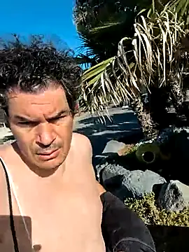 Snapshot of twitshe chatting on 06.15.26 twitshe online show from 06.15.26