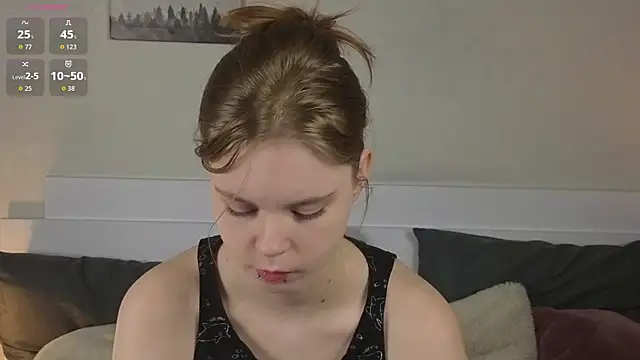 Snapshot of JulietteRain chatting on 05.18.26 JulietteRain online show from 05.18.26