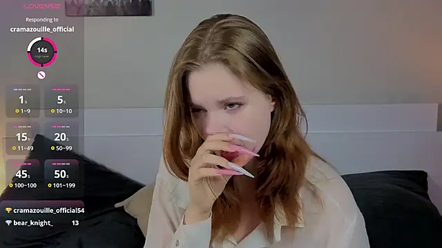 Snapshot of JulietteRain chatting on 07.10.26 JulietteRain online show from 07.10.26