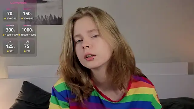 Snapshot of JulietteRain chatting on 07.24.26 JulietteRain online show from 07.24.26