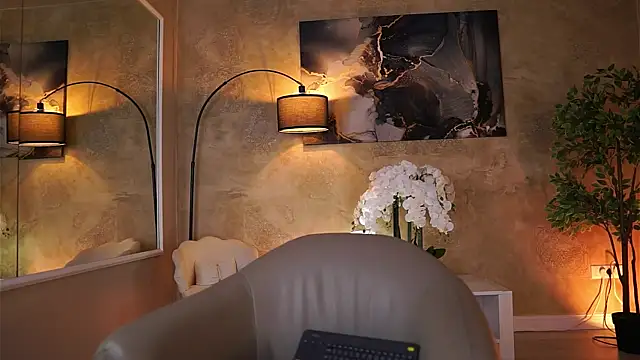 EllieRedd online show from 11.23.25