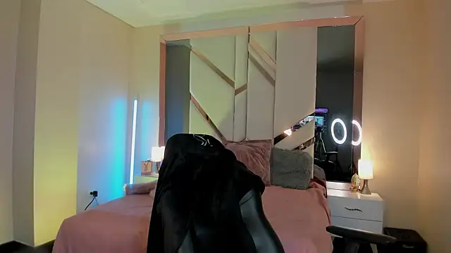 EmmaStonns online show from 02.12.26