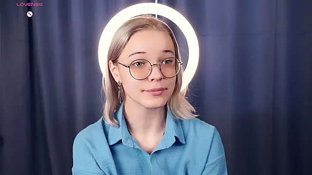 EdaKirkIin online show from 10.15.25