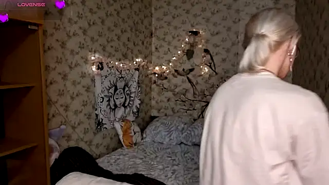 EdaKirkIin online show from 12.16.25