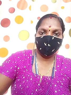 Snapshot of Tamil_Abinaya chatting on 10.19.25 Tamil Abinaya online show from 10.19.25