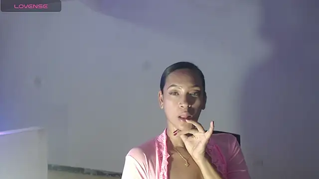 Snapshot of DonnaDidiamantti chatting on 10.28.25 DonnaDidiamantti online show from 10.28.25