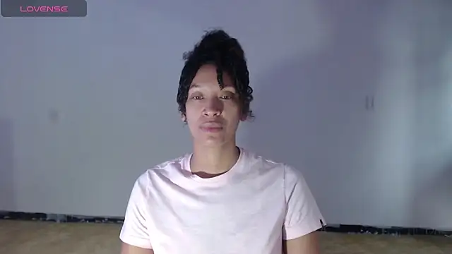 Snapshot of DonnaDidiamantti chatting on 11.29.25 DonnaDidiamantti online show from 11.29.25