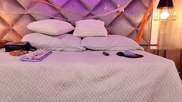 gemma sm online show from 10.19.25