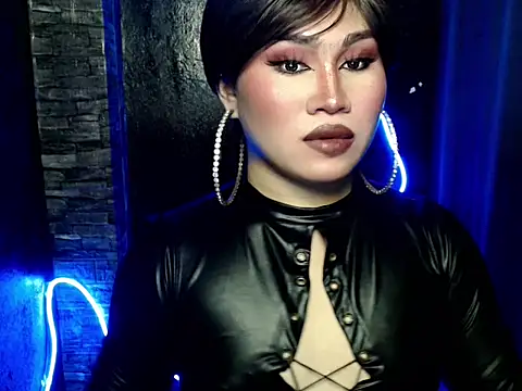 pretty lassy online show from 10.27.25