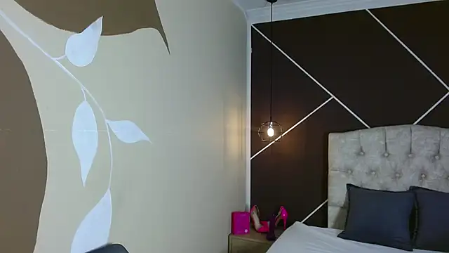 ScarletHott  online show from 09.19.25