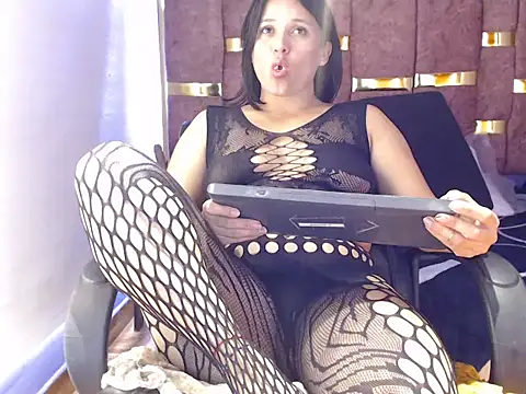 shantall 05 online show from 12.18.25